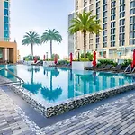 Lux 2Bd Apt With Stunning Water Views