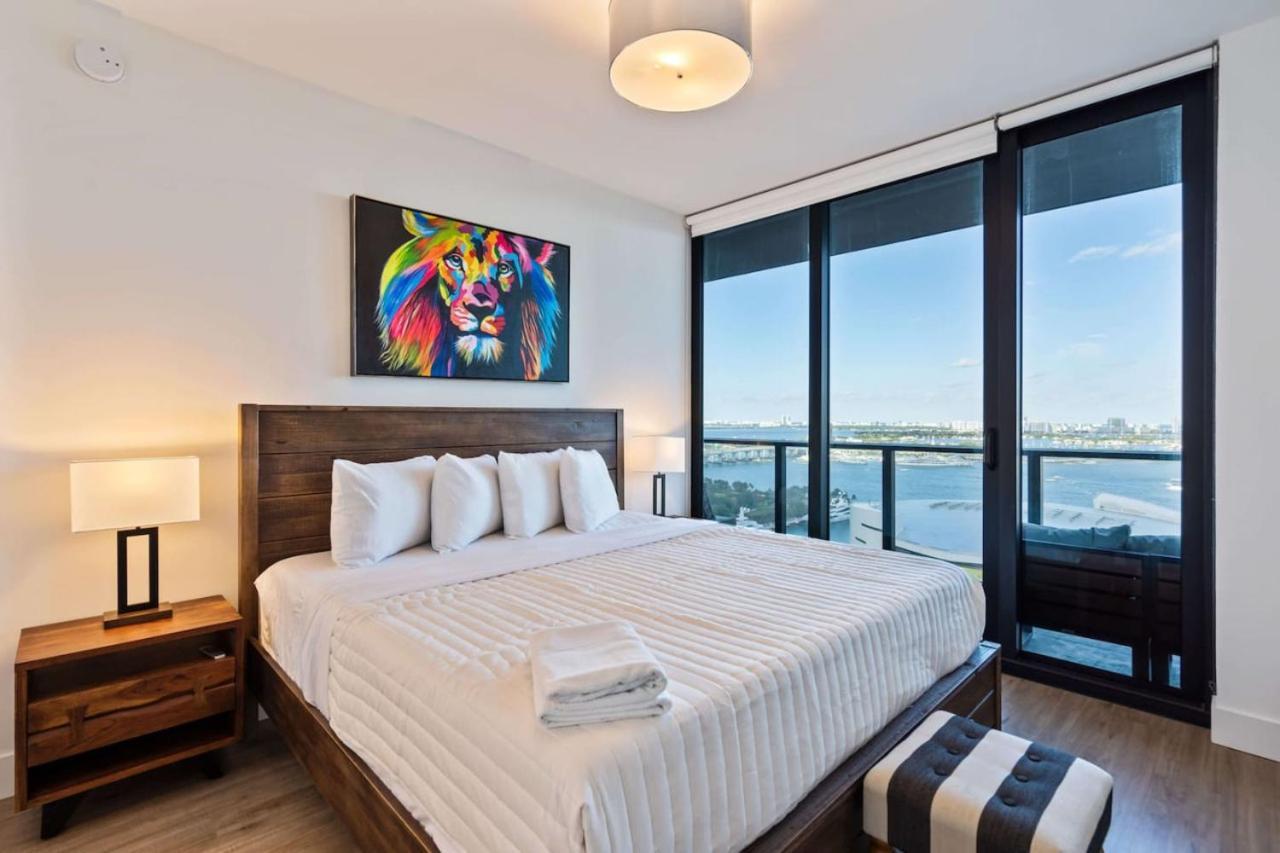 Lux 2bd With Stunning Water Views