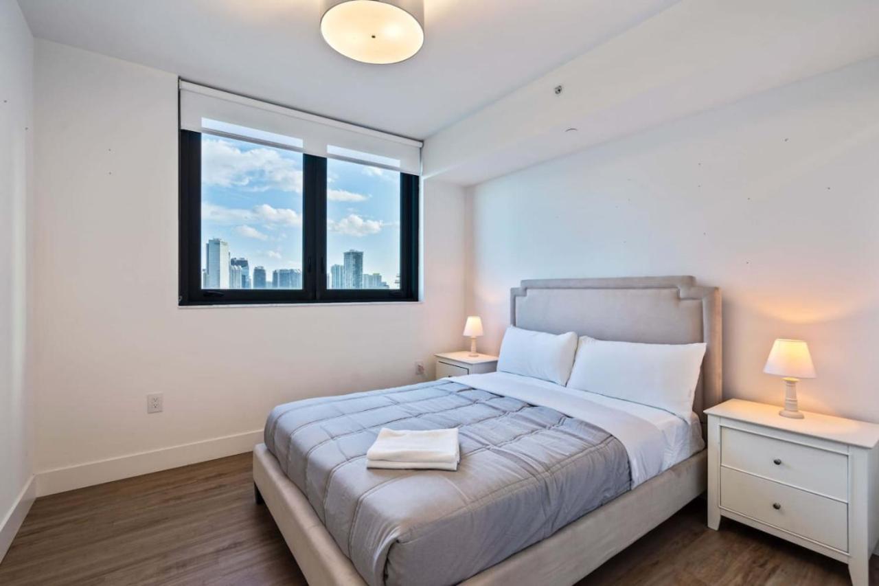 Lux 2bd With Stunning Water Views Apartment *